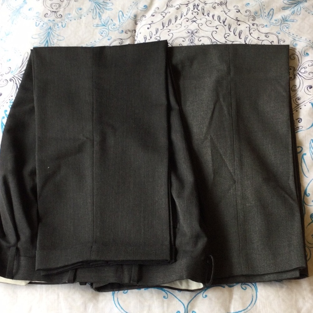 Round Tree and York and Murano 32 x 30 Dress Pants - Picture 2 of 2